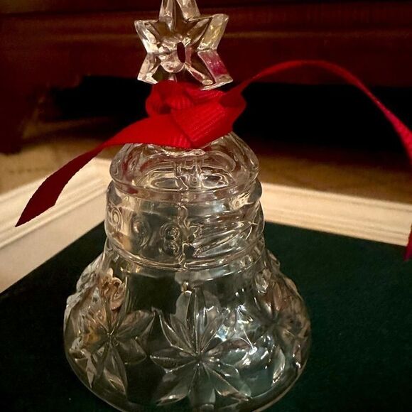 Vintage Marquis by Waterford snowflake etched Christmas bell w star 1998 - Picture 3 of 5